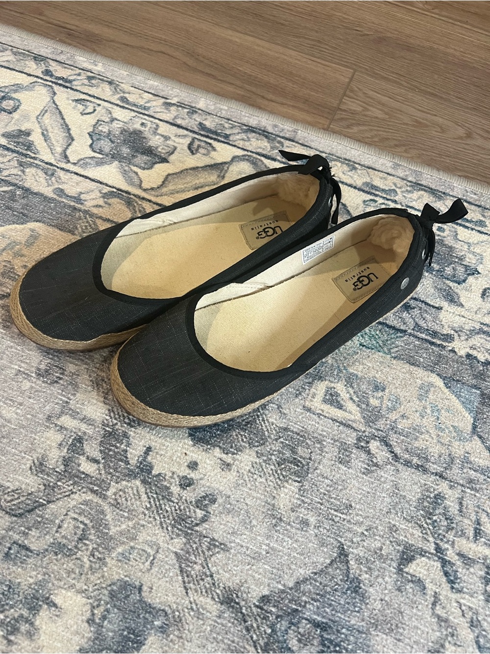 UGG Australia Charcoal Gray Canvas Ballet Flats Espadrille Bow Size 8.5